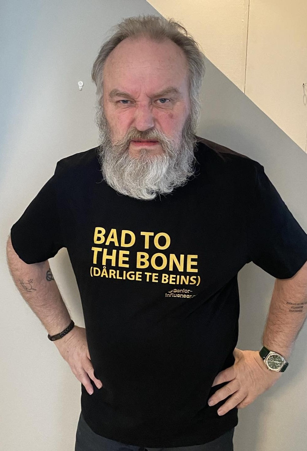 T-skjorte // Bad to the bone (dårlig te beins)