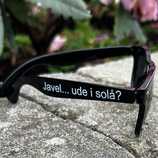Solbriller // Javel… ude i solå?